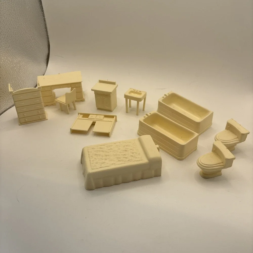 Vtg‎ Dollhouse Mini Plastic Furniture 11 pcs Bathtub Bed Desk Toilet Cream